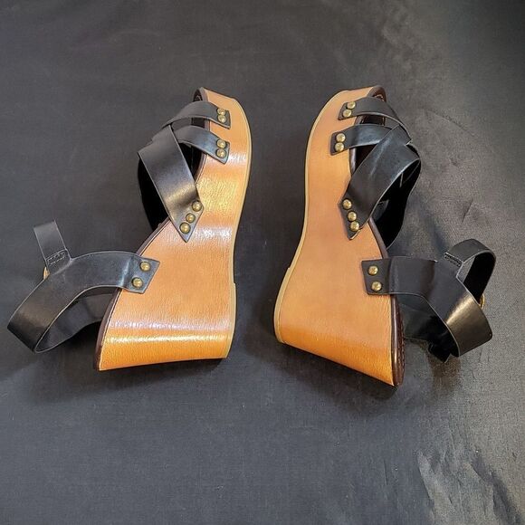 CITYCLASSIFIED ANKLE STRAP ADJUSTABLE BUCK CRISSCROSS OPEN TOE WEDGE SANDAL - Picture 12 of 16